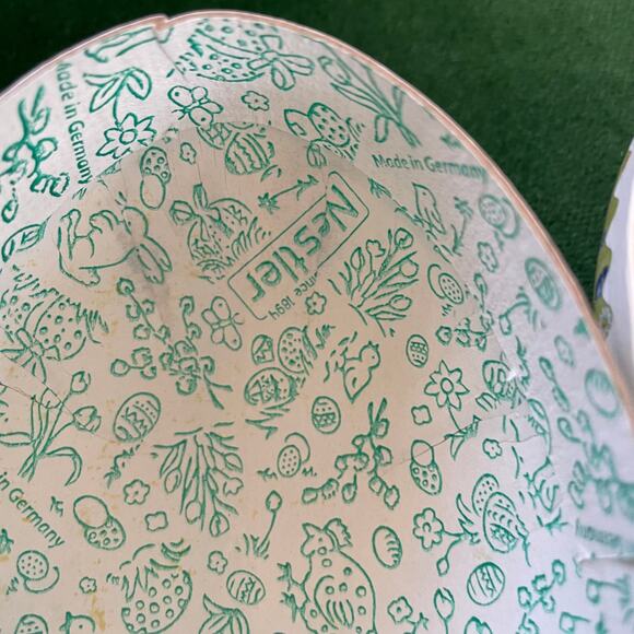 Vintage German Nestler Paper Mache Easter Egg 4.5X3 Candy Holder DANCING BUNNIES - Picture 10 of 10